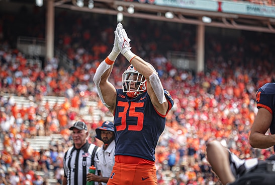 Illinois takes down Nebraska 30-22 to open the 2021 season.