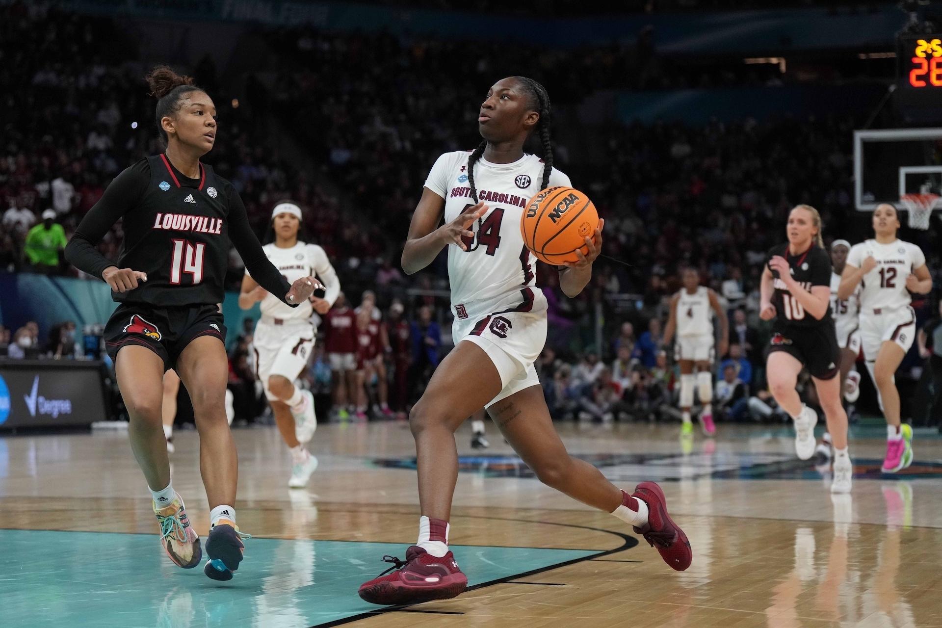 South Carolina leads Louisville after three quarters